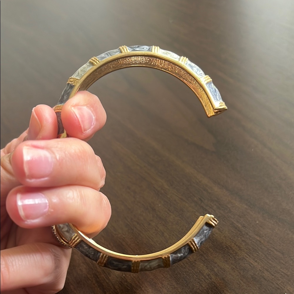 🌈 Elegant Bamboo-Style Bangle Set – Gold Accents & Multicolor Design ✨ - Picture 3 of 4